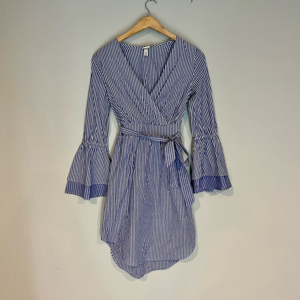 A New Day Dress Size XS Blue Striped Long Bell Sleeve Faux Wrap V Neck Stretch